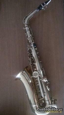 Saxofone Alto Roy Benson