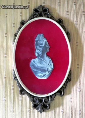 Camafeu em porcelana Italiana e bronze