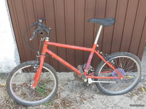 Bicicleta ( para peças ou restauro)