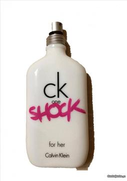 Frasco de perfume CK One Schock for her de 100 ml