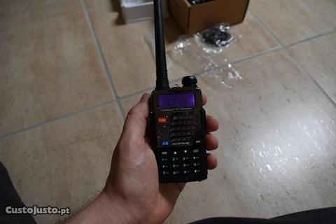 Rádio Transmissor Baofeng UV-5RE Novo