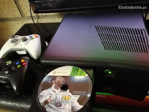 Xbox 360 S - 2 Comandos 20 Jogos 10 Gb