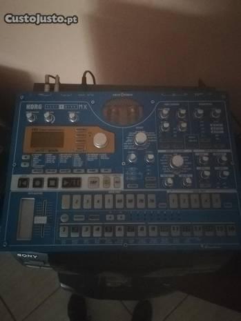 Mesa de produção Korg Emx