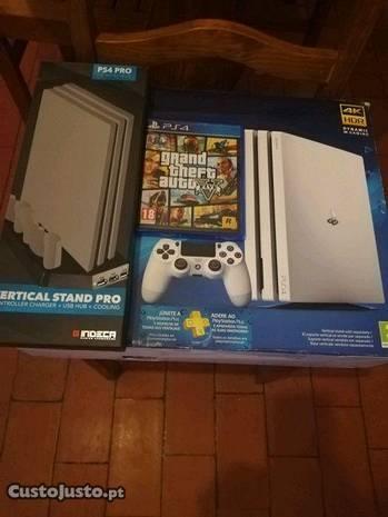 Pack Ps4 pro branca+GtaV+sport vertical