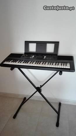Órgão Yamaha E343 para aprendizagem ou para tocar