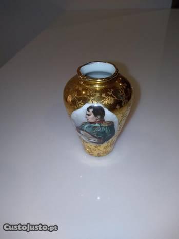 Jarrinha em porcelana francesa Limoges