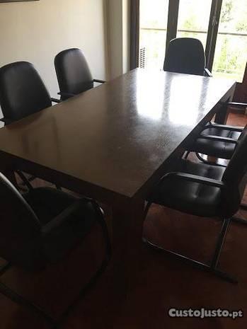 Mesa de madeira p/sala grande ou sala de reuniões