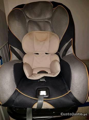Cadeira de bebé auto 0-18kg Brevi como novo