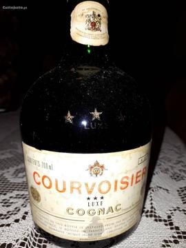 Courvoisier Trois Etoile Luxe Cognac