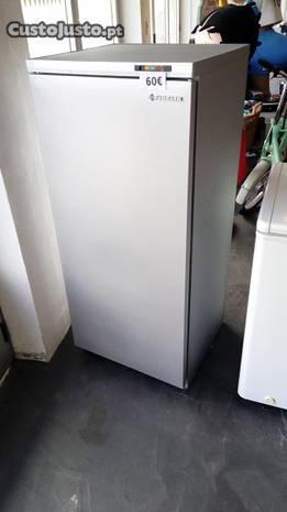 Arca congeladora vertical de gavetas