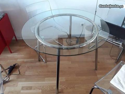 Mesa vidro com pés em aço cromado