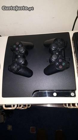 Playstation 3 slim com 2 comandos mais 16 jogos