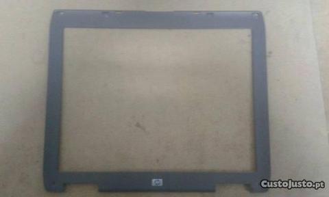 Moldura LCD HP Omnibook xe4100 - Usada