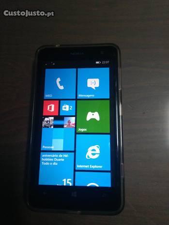 Nokia Lumia 625 com 3 capas