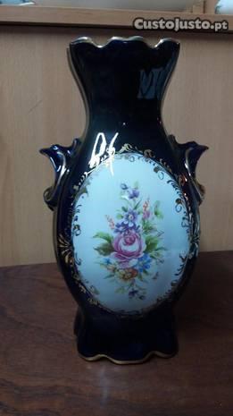 Fantástica Jarra em Porcelana 
