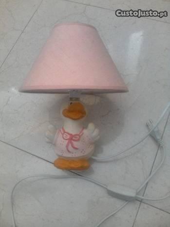 candeeiro pato rosa