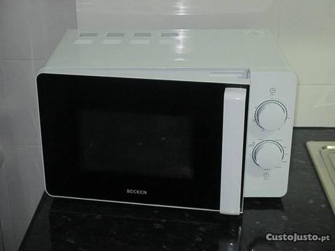 Micro Ondas BECKEN 20 Litros
