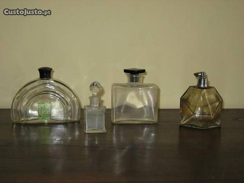 4 frascos de perfume ,antigos,de coleção
