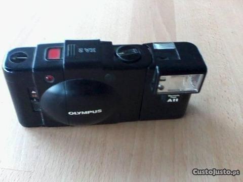 Máquina fotográfica Olympus XA 2 + flash A11