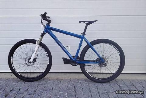 Bicicleta btt-xc specialized roda 27.5 semi nova