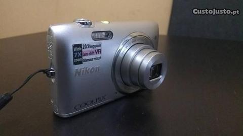 Câmara Digital Compact Nikon Coolpix+bolsa+Card8GB
