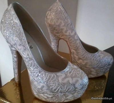 sapatos de cerimonia ou noiva com renda e brilhant