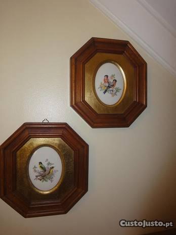 Quadros com Moldura de Madeira e Porcelana Pintada