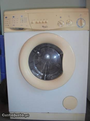 Maquina lavar - Whirlpool /Bom estado Com garantia
