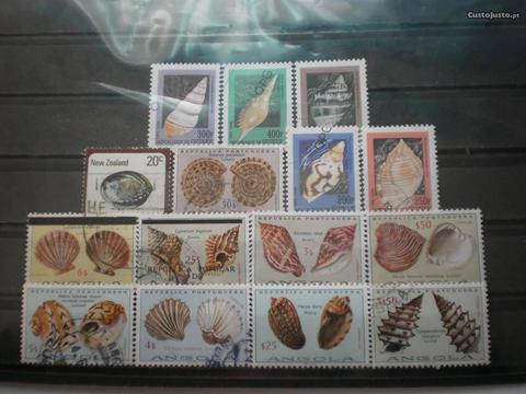 15 selos do tema Conchas e Caracóis