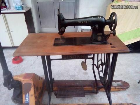 Maquina de Costura Vintage industrial Singer 31k32
