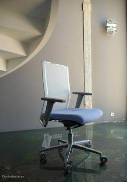 2x Cadeira giratoria ergonomica branca e violeta
