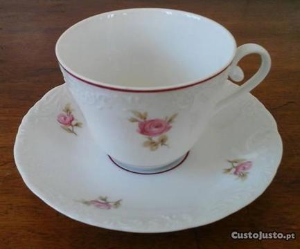 Chávena com pires em porcelana da SPAL