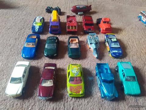 Lote 4 17 unidades Hotwheels/Maisto