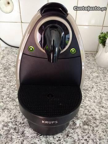 Máquina de Café Krups Nespresso