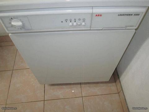 Máquina secar roupa C/GARANTIA AEG,gaveta