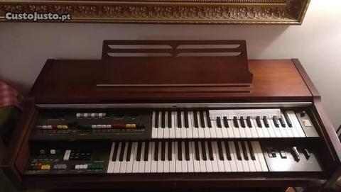 Orgão Yamaha Electone BK-20C