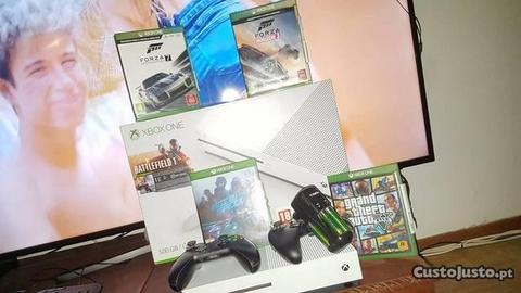 Xbox One S + 4 jogos
