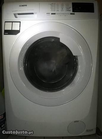Máquina de Lavar Roupa - AEG L68280FL - 7kg