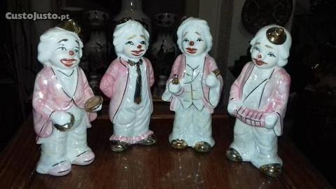 Quatro palhaços porcelana, peças da segunda metade