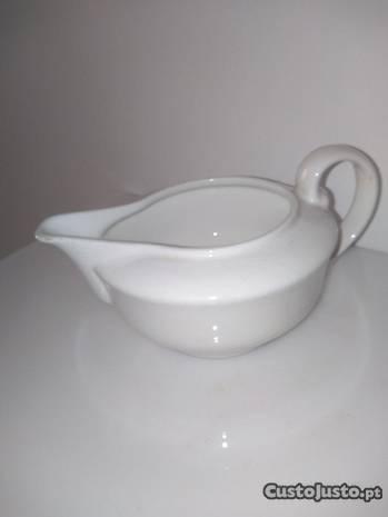 Leiteira em porcelana Vista Alegre 1947/68