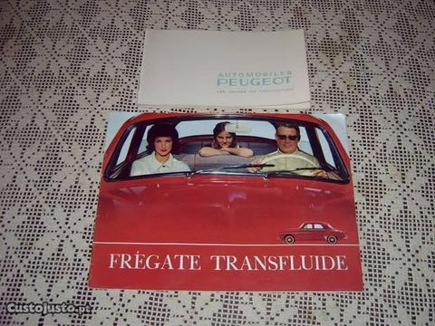 2 catálogos automóveis Renault e Peugeot antigos