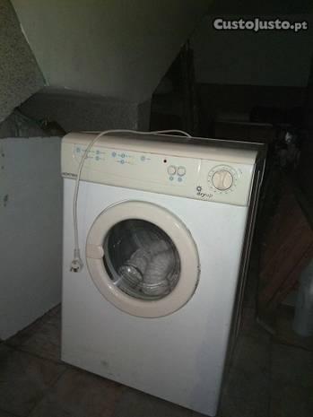 Máquina de Secar roupa