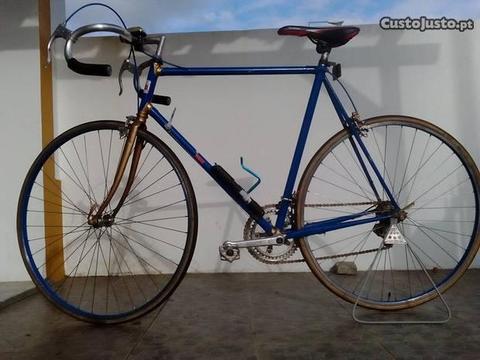 Bike antiga restaurada