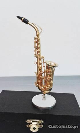 Saxofone miniatura
