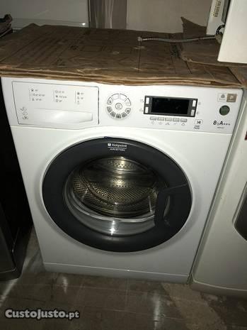 Máquina de lavar roupa semi nova ariston 8kg A+