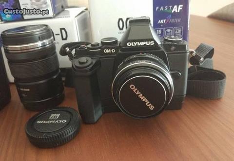 Maquina fotográfica Olympus OM-D E-M5