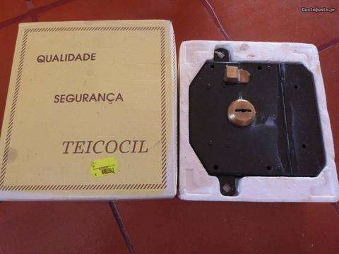 Fechadura + trancas TEICOCIL