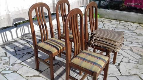 4 Cadeiras de Cerejeira Almofadadas