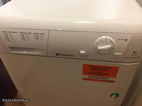 Máquina de secar roupa condensa em bom estado