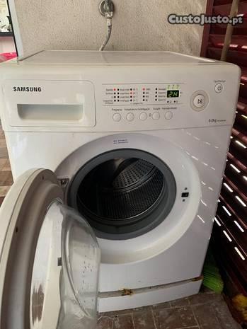 Máquina de lavar roupa Samsung